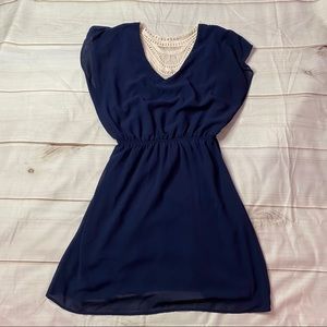 Prevett Size Medium Blue Angel Sleeve Dress